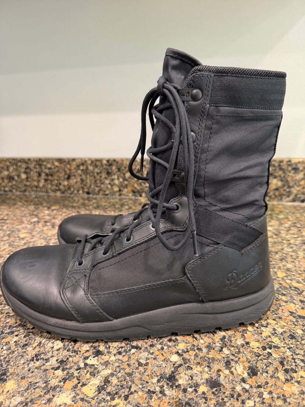 Danner Men's Black Tactical 8" Lace-Up Boots size 10